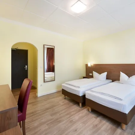 Schumacher Hotel 3*