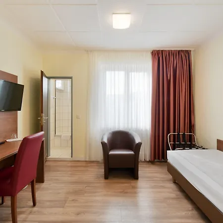 Schumacher Hotel