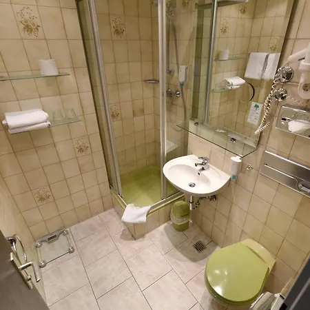 Schumacher מלון דיסלדורף